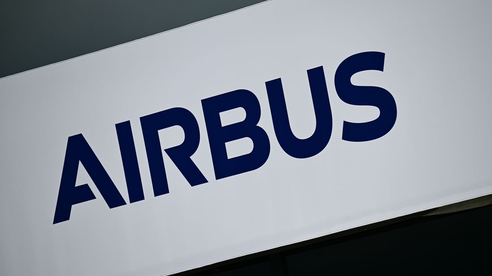 Die EU-Förderbank stellt Airbus mit drei Milliarden eine Rekordsumme bereit (Archivbild).Foto: Sebastian Christoph Gollnow/dpa Die EU-Förderbank stellt Airbus mit drei Milliarden eine Rekordsumme bereit (Archivbild).Foto: Sebastian Christoph Gollnow/dpa