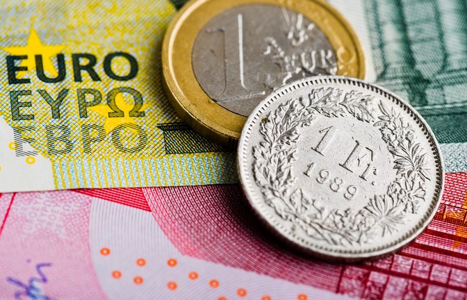 Im Gegensatz zu vielen Ländern in Europa hat die Schweiz als Währung nicht den Euro, sondern die Schweizer Franken.<span class='image-autor'>Foto: Valeri Luzina / shutterstock.com</span>