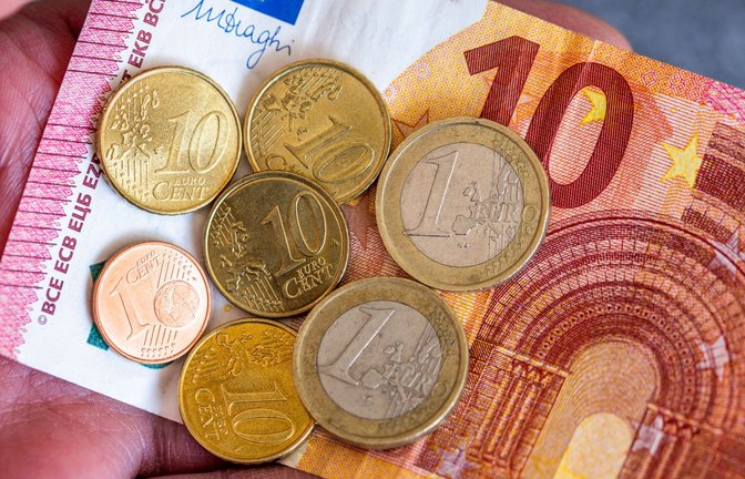 Für das gesamte Jahr 2024 gilt ein Bruttolohn von 12,41 Euro pro Stunde als gesetzliche Untergrenze.<span class='image-autor'>Foto: dpa/Jan Woitas</span>