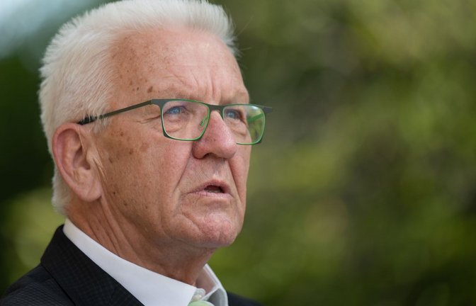 „Natürlich ist auch Schwarz-Grün für 2025 eine realistische Möglichkeit“, sagt der baden-württembergische Ministerpräsident Winfried Kretschmann (Grüne).<span class='image-autor'>Foto: dpa/Marijan Murat</span>