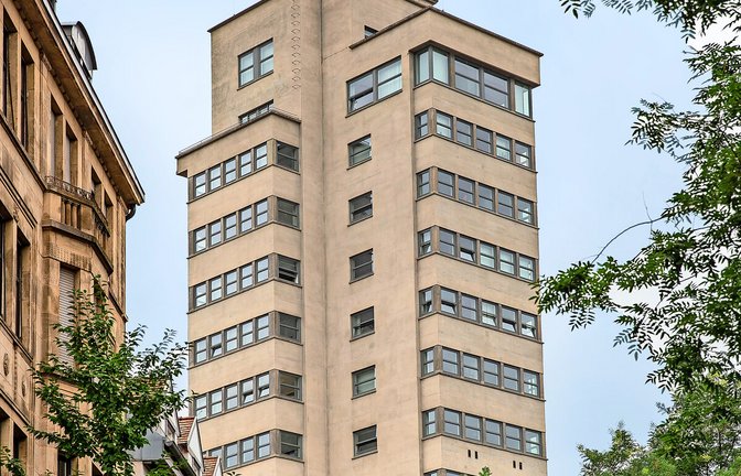 Der Tagblattturm in der Eberhardstraße muss grundlegend saniert werden. Aber zuerst müssen die städtischen Mitarbeiter und gewerblichen Mieter ausziehen.<span class='image-autor'>Foto: Lichtgut/Leif Piechowski</span>
