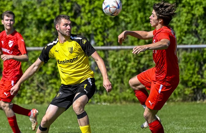 Steffen Roßmann (links) gastiert mit dem TSV Ensingen beim designierten Meister und hat die Relegation im Visier. <span class='image-autor'>Foto: Leitner</span>