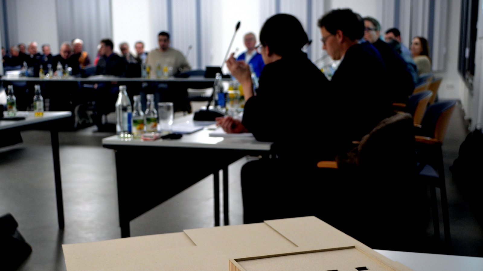 Das Modell der neuen Feuerwache gibt es bei der Gemeinderatssitzung zu sehen.  Foto: Stahlfeld