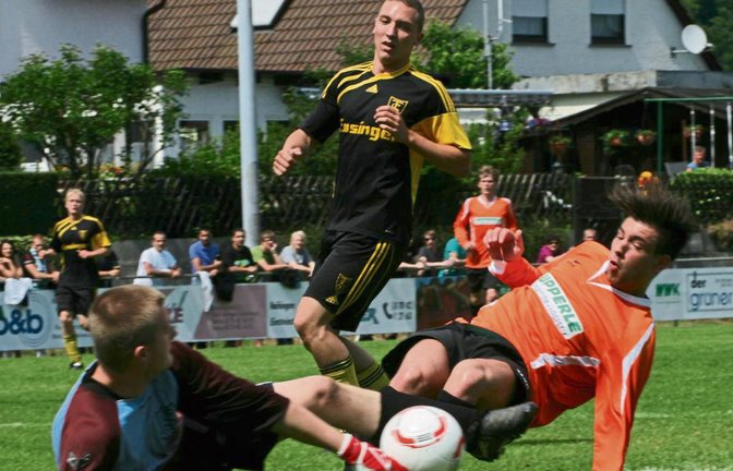 Lang ist es her, dass Fabio Tricarico (rechts) das letzte Mal das Trikot des TSV Kleinglattbach getragen hat. Das Bild stammt aus dem Jahr 2011. Jetzt ist der Flügelstürmer wieder zurück im See. Foto: Archiv/Nachreiner