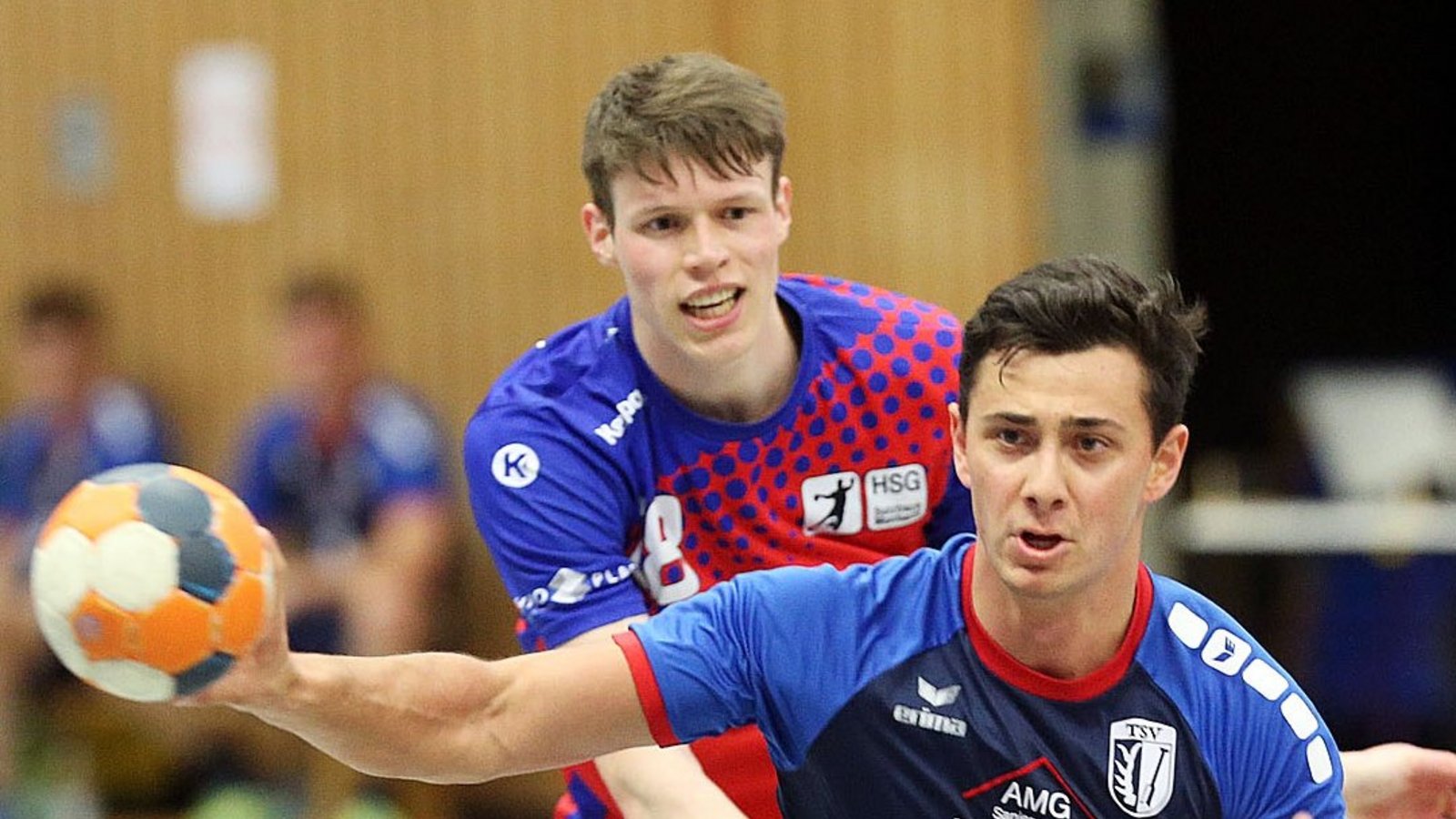 Sebastian Grau (vorne) hat mit fünf Treffern maßgeblichen Anteil am Heimerfolg des TSV Oberriexingen gegen den TSV Asperg II. Foto: Archiv/Küppers