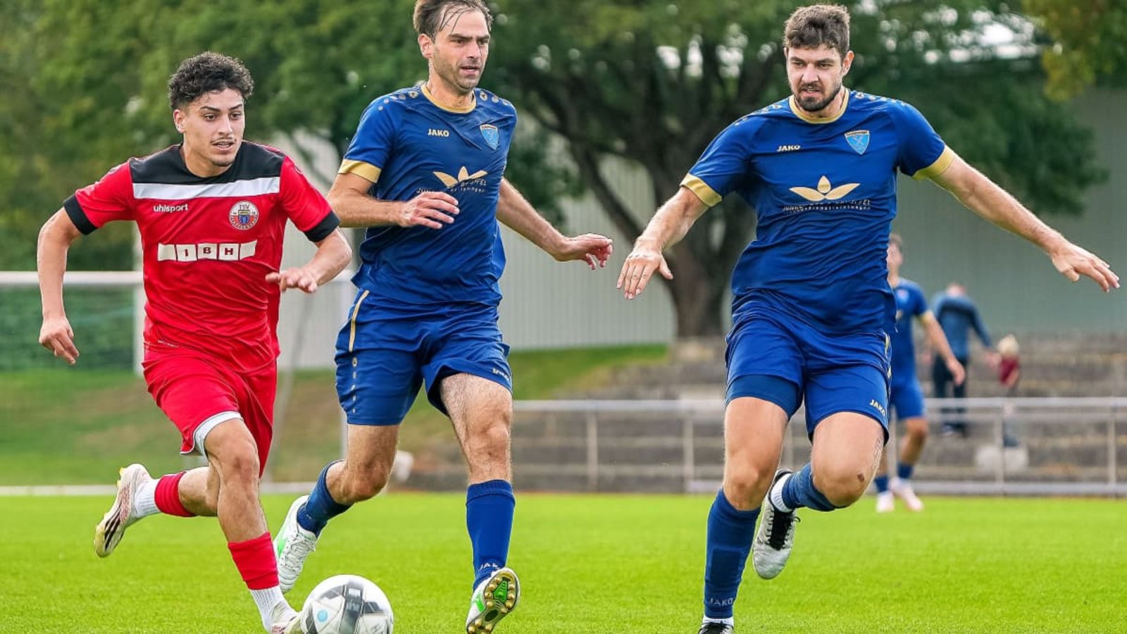 Für den Titelfavoriten TSV Plattenhardt (links der Neuzugang Eimen Zalloumi) hat die Saison mit einer Enttäuschung begonnen.Eibner-Pressefoto/Naman Kala Für den Titelfavoriten TSV Plattenhardt (links der Neuzugang Eimen Zalloumi) hat die Saison mit einer Enttäuschung begonnen.Eibner-Pressefoto/Naman Kala