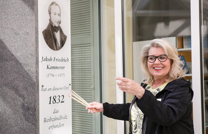 Wer hätte das gedacht? Einige richtig große Erfindungen kommen aus Ludwigsburg. Ob ganz normale Alltagsdinge oder große wissenschaftliche Entdeckungen – sie alle haben in Ludwigsburg ihren Siegeszug um die Welt begonnen. Bei der Stadttour am Mittwoch (10. August) um 18 Uhr werden das Leben und Schaffen der schwäbischen Tüftler, weltberühmten Erfinder und erfolgreichen Unternehmer einmal genau unter die Lupe genommen. Treffpunkt ist am MIK in der Eberhardstraße 1. Kartenpreis: acht Euro. Alle Stadtführungen müssen vorab gebucht werden. Online ist das möglich auf: https://visit.ludwigsburg.de. <span class='image-autor'>Foto: Stollenberg</span>