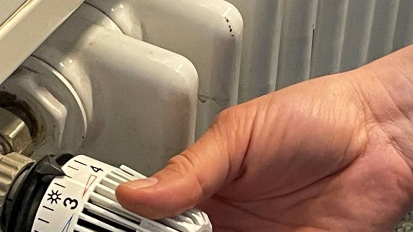 Heizung heizen Energie Strom Gas Öl Erdöl Kosten Symbolbild VKZ