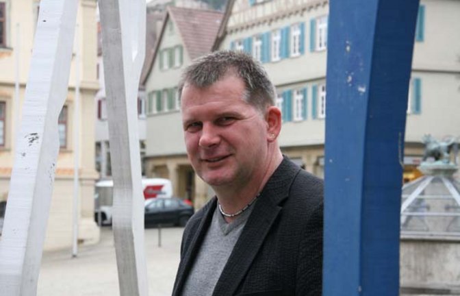 Ralf Kinzler ist Parkinson-Patient und Mitbegründer einer Selbsthilfegruppe. Foto: Rücker
