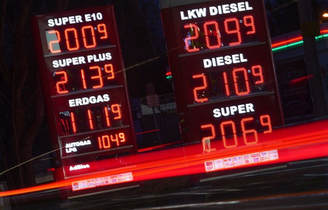 Sprit, Gas, Strom – die Energiekosten stiegen zuletzt in allen Bereichen.<span class='image-autor'>Foto: Joerg Carstensen/dpa/Jörg Carstensen</span>