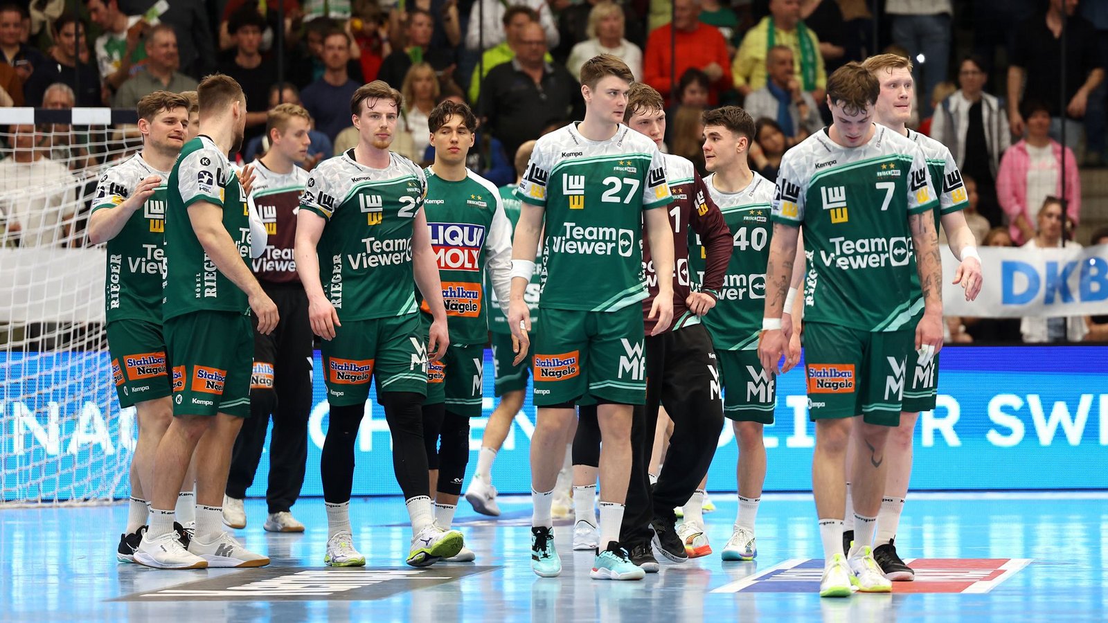 Enttäuschte Frisch-Auf-Spieler.Foto: Baumann/Julia Rahn Enttäuschte Frisch-Auf-Spieler.Foto: Baumann/Julia Rahn