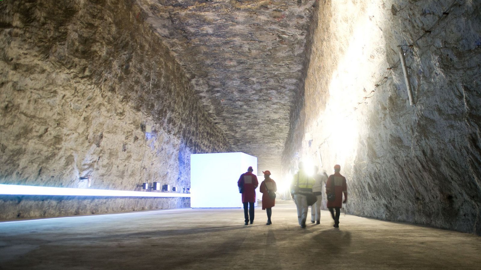 Die Stromtrasse verläuft im Bergwerk.Foto: dpa/Sebastian Kahnert