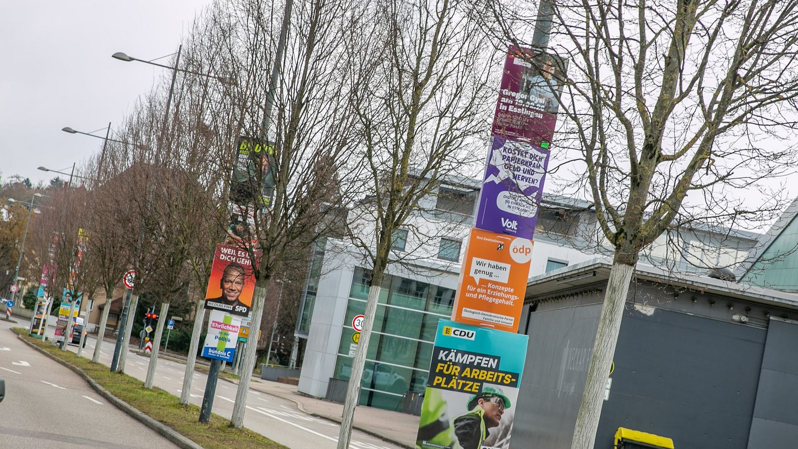 Das Land im Wahlfieber: Überall weisen Plakate auf die bevorstehende Landtagswahl hin.Foto: Roberto Bulgrin Das Land im Wahlfieber: Überall weisen Plakate auf die bevorstehende Landtagswahl hin.Foto: Roberto Bulgrin