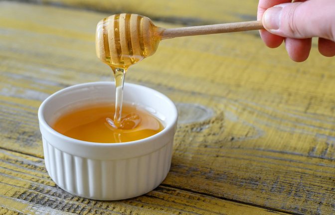 Manuka-Honig ist eine würzig-süße Spezialität und soll heilende Eigenschaften haben.<span class='image-autor'>Foto: IMAGO/Panthermedia/Alex9500 via imago-images.de</span>