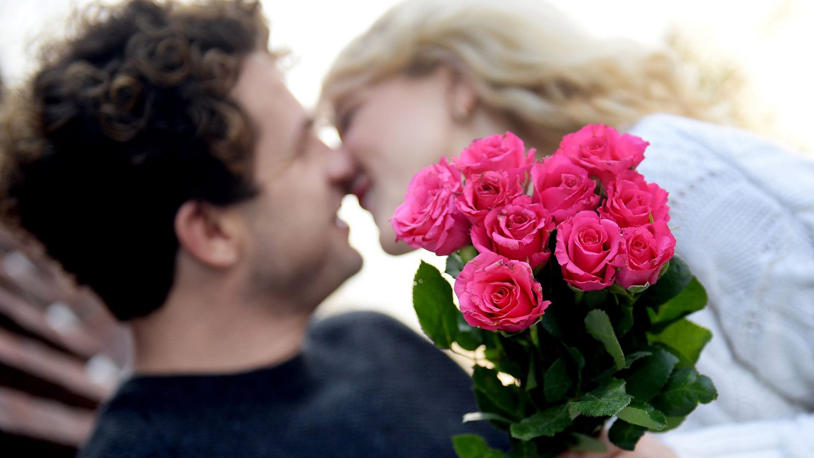 Am Valentinstag wird traditionell die Liebe gefeiert.Foto: dpa/Susann Prautsch