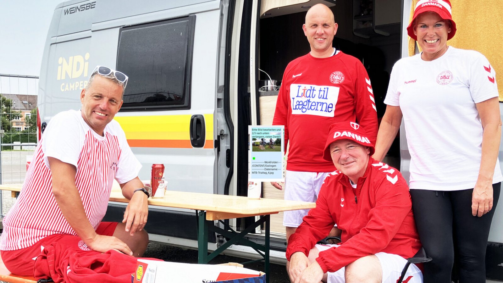 Diese Fangruppe will zu allen EM-Spielen des dänischen Teams reisen. Diese Fangruppe will zu allen EM-Spielen der dänischen Nationalmannschaft reisen.Foto: /Florian Dürr Diese Fangruppe will zu allen EM-Spielen des dänischen Teams reisen. Diese Fangruppe will zu allen EM-Spielen der dänischen Nationalmannschaft reisen.Foto: /Florian Dürr