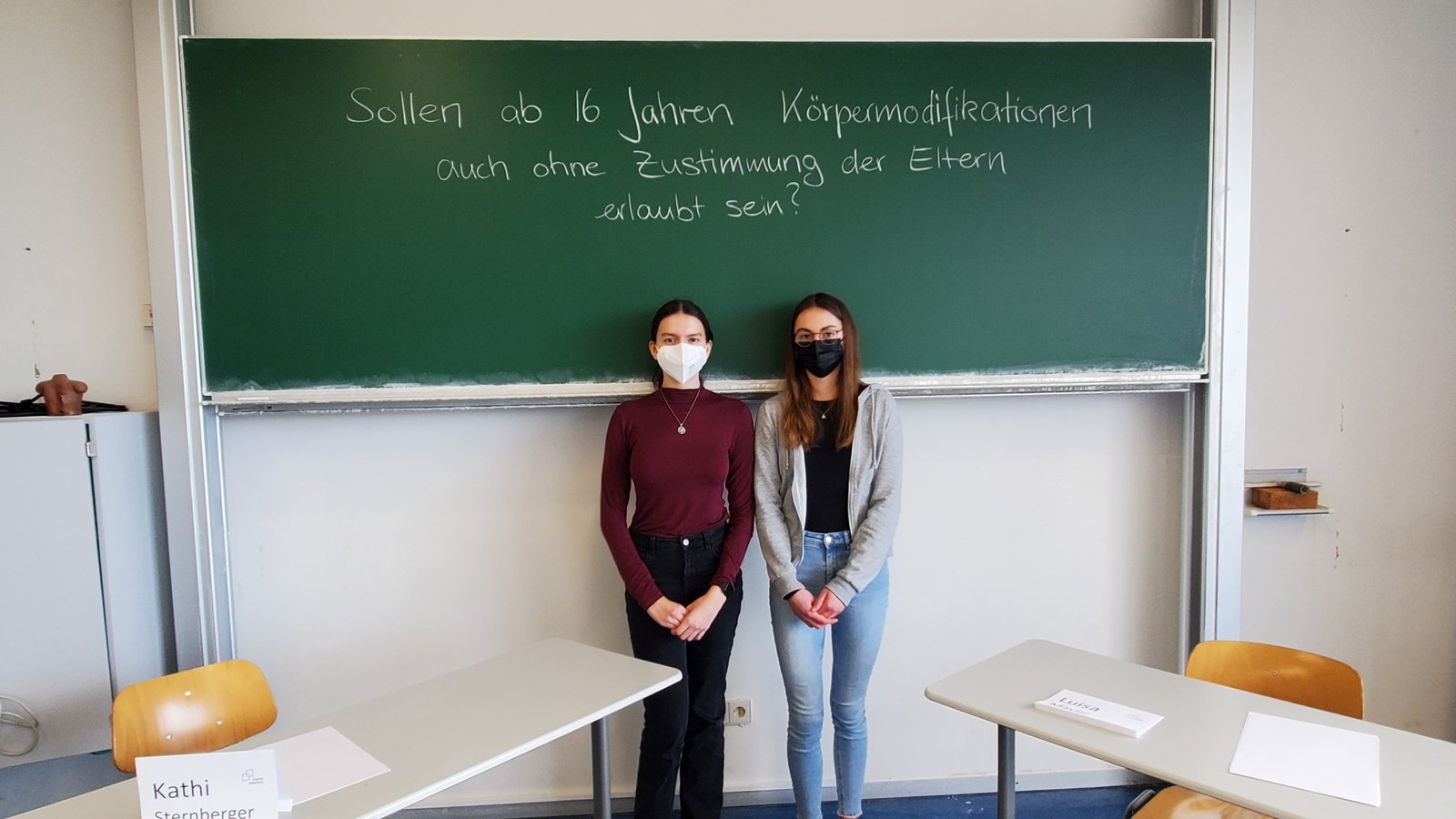 Die Schulsiegerinnen Julissa Plazibat und Luisa Mayer (von links). Foto: p Die Schulsiegerinnen Julissa Plazibat und Luisa Mayer (von links). Foto: p