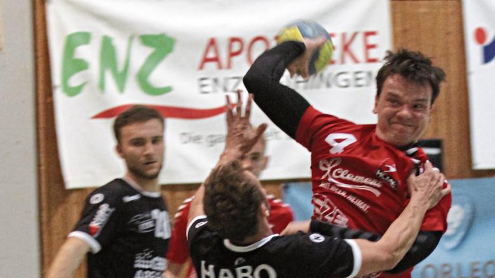 Ralf Taubert (rechts) und die HCME-Handballer haben etwas gutzumachen. Foto: Nachreiner Ralf Taubert (rechts) und die HCME-Handballer haben etwas gutzumachen. Foto: Nachreiner