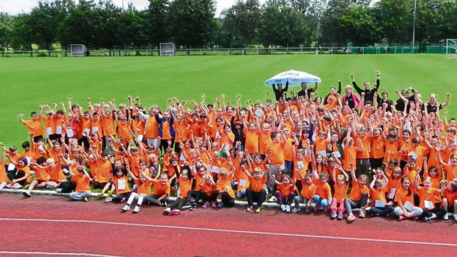 Die sportlichen Kinder der Hofäckerschule in Sersheim nahmen an den Bundesjugendspielen teil. Foto: p Die sportlichen Kinder der Hofäckerschule in Sersheim nahmen an den Bundesjugendspielen teil. Foto: p