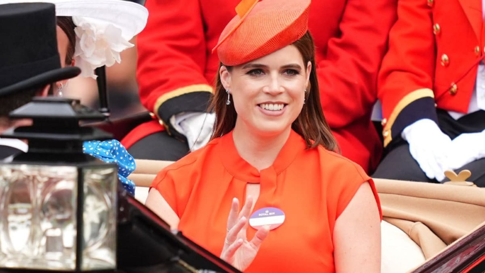 ARCHIV : Prinzessin Eugenie (r) kommt in der königlichen Kutsche am fünften Tag von Royal Ascot auf der Pferderennbahn Ascot an.James Manning/PA Wire/dpa ARCHIV : Prinzessin Eugenie (r) kommt in der königlichen Kutsche am fünften Tag von Royal Ascot auf der Pferderennbahn Ascot an.James Manning/PA Wire/dpa