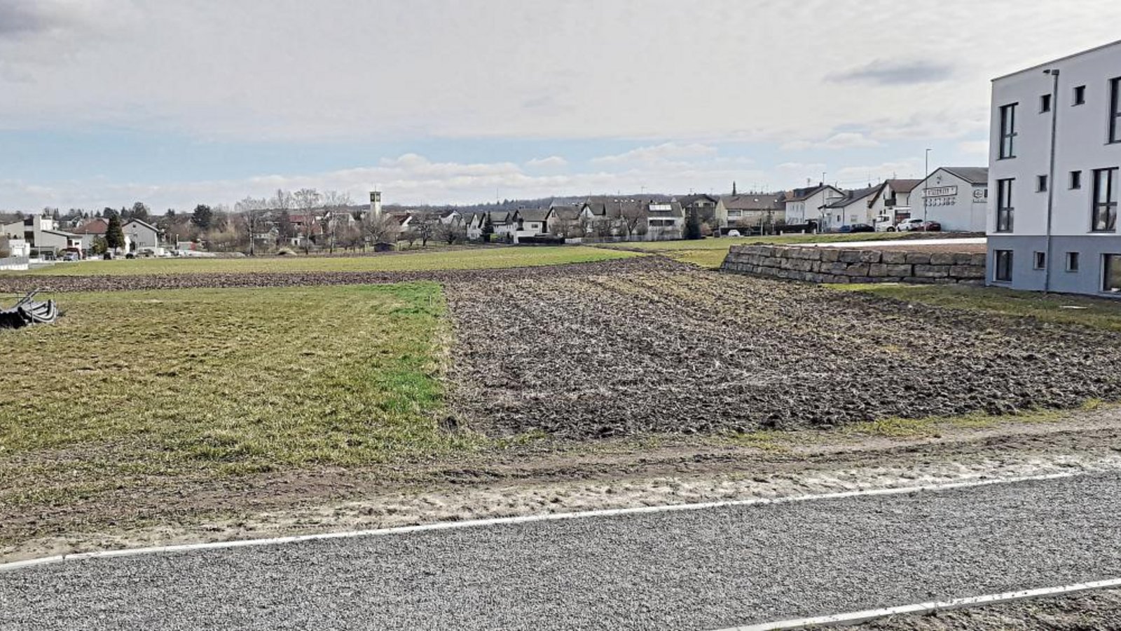 Die Freifläche zwischen Talstraße und Goethestraße in Sersheim soll bebaut werden. Foto: Glemser Die Freifläche zwischen Talstraße und Goethestraße in Sersheim soll bebaut werden. Foto: Glemser