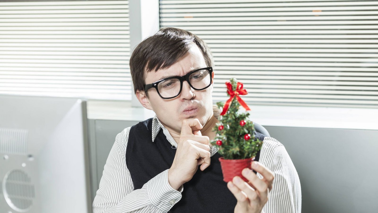 Nicht bei allen kommt in der Weihnachtszeit im Büro Feierstimmung auf.Foto: imago/STPP Nicht bei allen kommt in der Weihnachtszeit im Büro Feierstimmung auf.Foto: imago/STPP