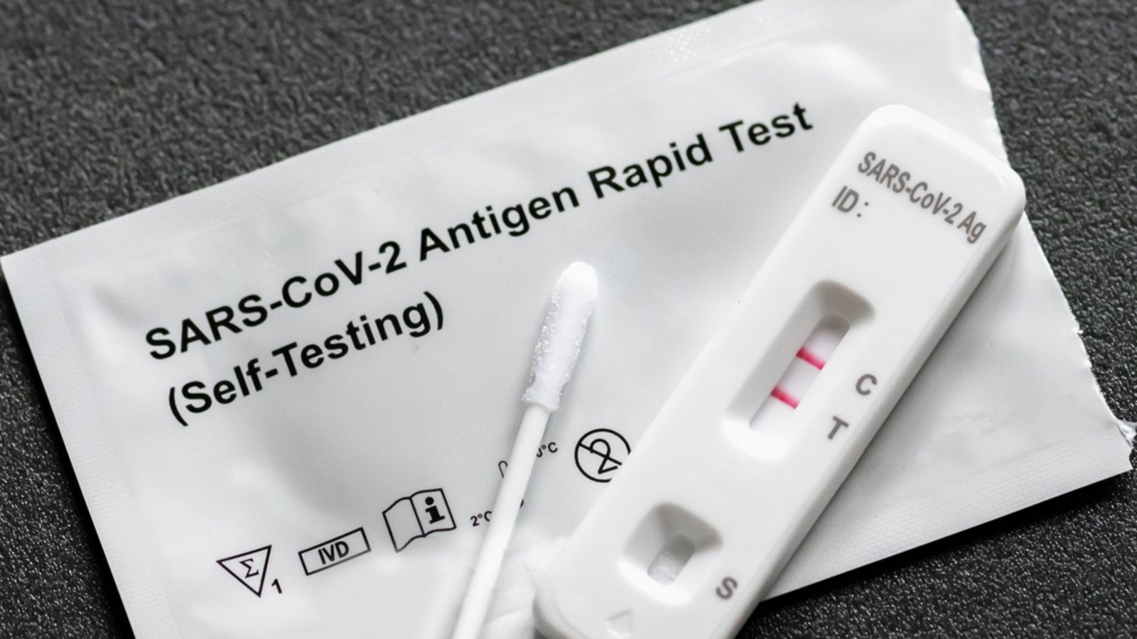 Verpflichtet der Selbsttest zum PCR-Test?Foto: Michele Ursi / shutterstock.com Verpflichtet der Selbsttest zum PCR-Test?Foto: Michele Ursi / shutterstock.com