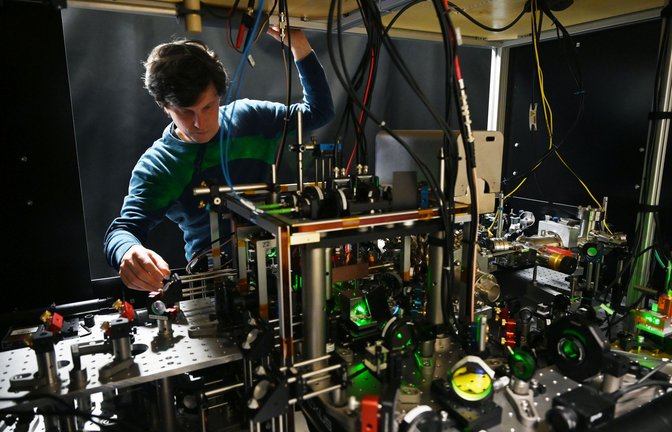 Rechnen an den Grenzen der Physik: Quantencomputer in Stuttgart.<span class='image-autor'>Foto: dpa/Marijan Murat</span>