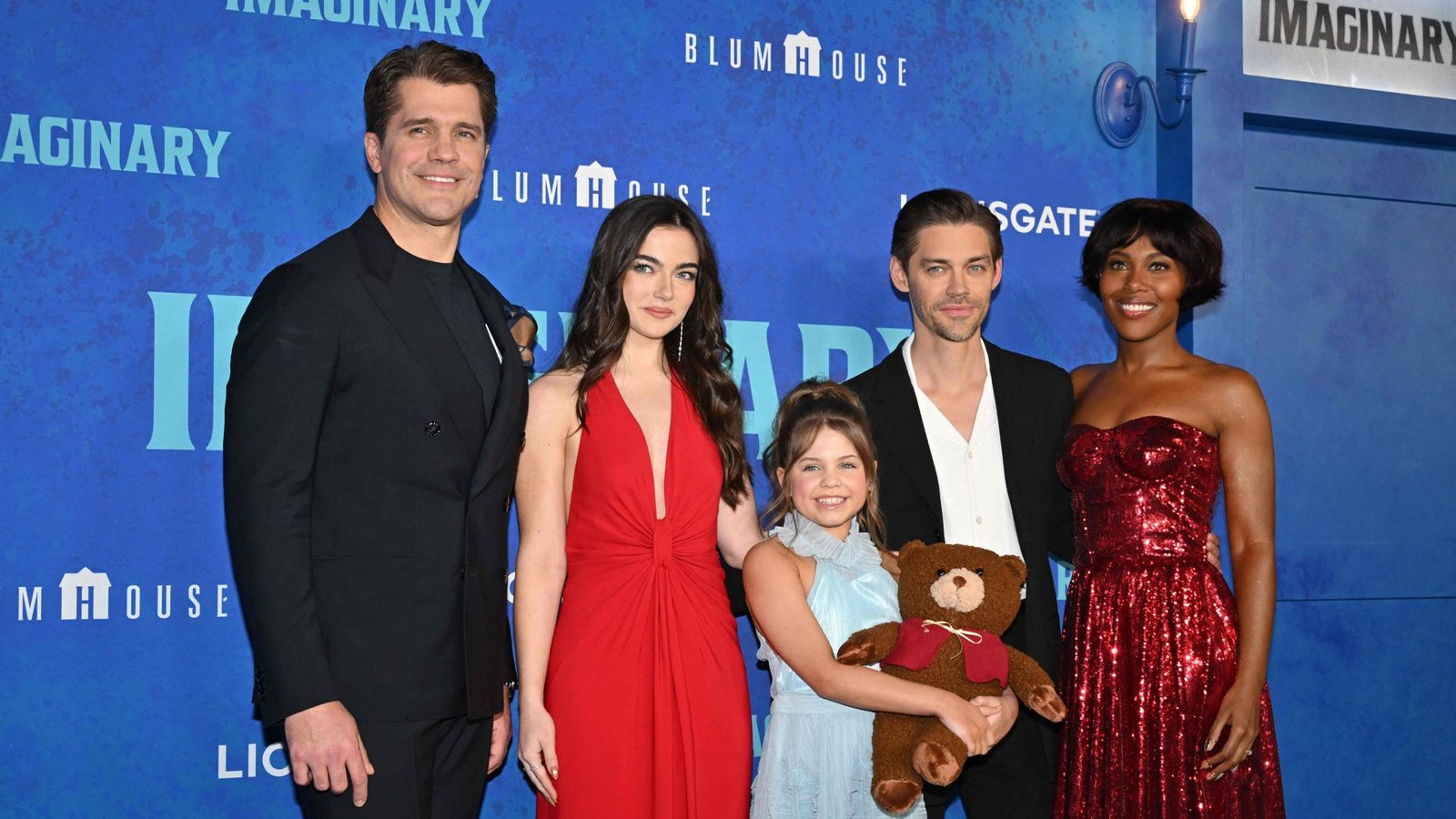Regisseur Jeff Wadlow und der Cast (V.l.: Taegen Burns, Pyper Braun, Tom Payne und DeWanda Wise) bei der Premiere.Foto: AFP/ROBYN BECK