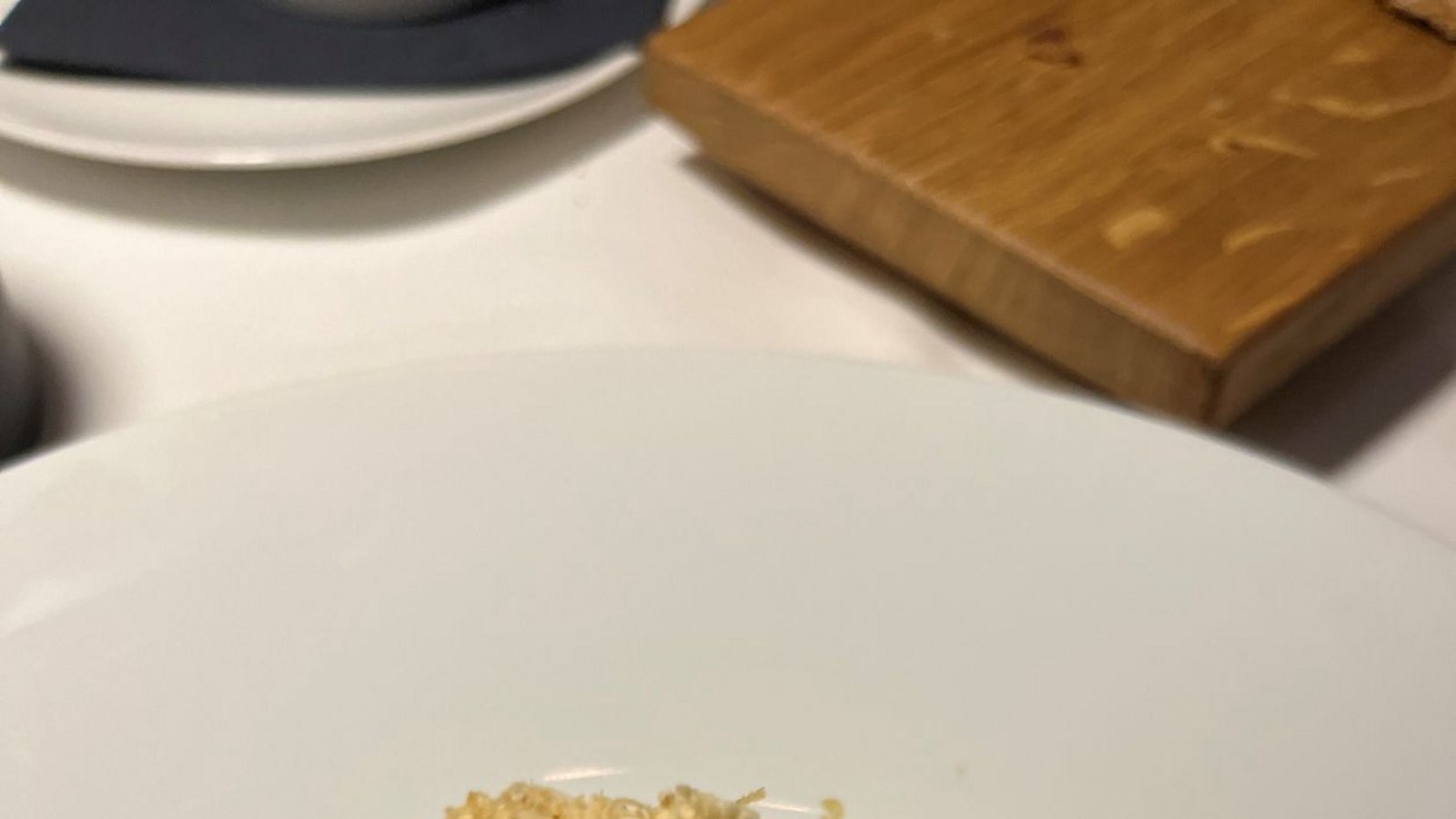 Unter diesem großen Berg an Parmesan befindet sich ein vorzügliches Rindertatar.Foto: red/red Unter diesem großen Berg an Parmesan befindet sich ein vorzügliches Rindertatar.Foto: red/red