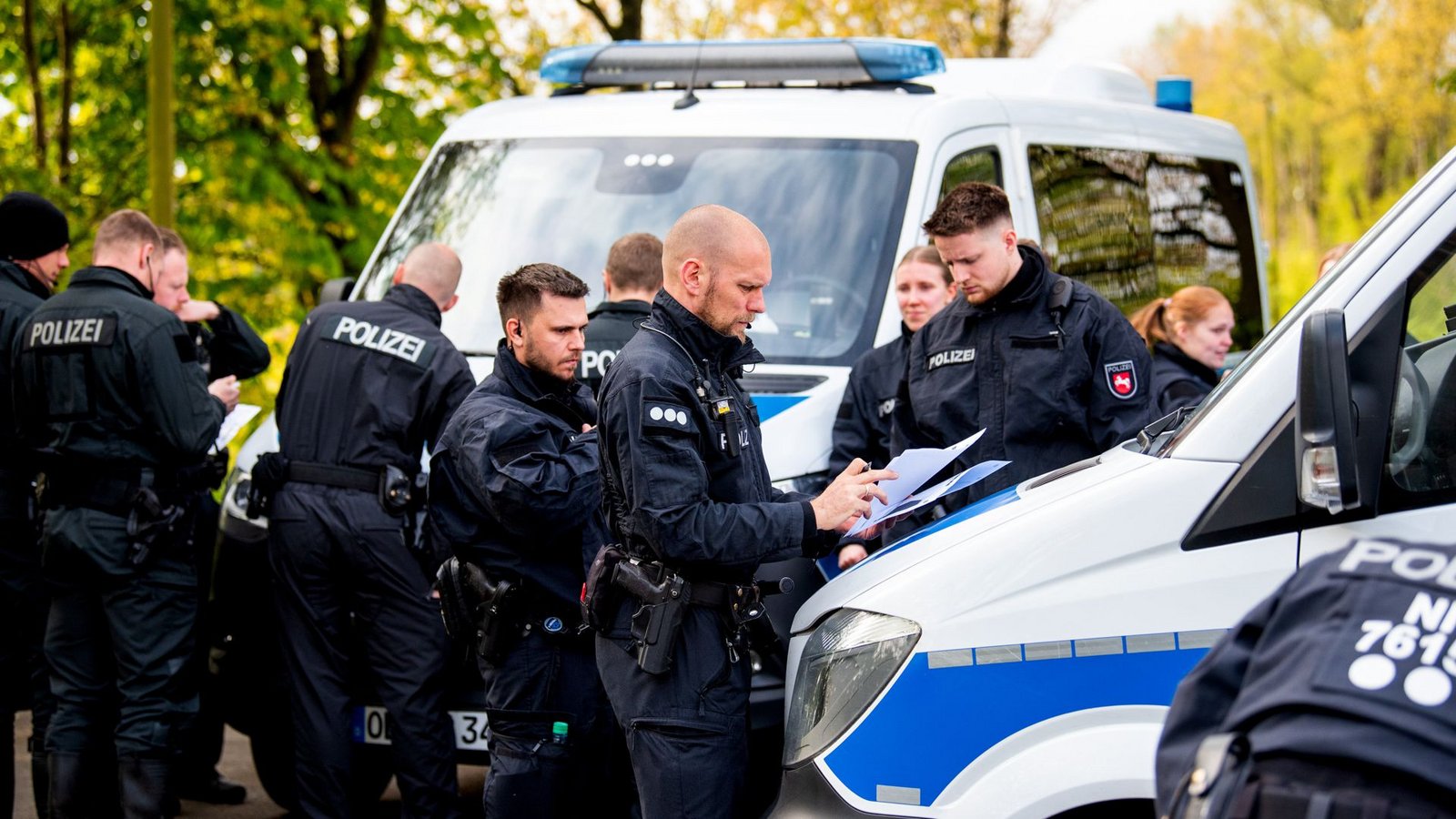 Zusätzlich zur Polizei, soll nun auch noch die Bundeswehr bei der Suche nach dem vermissten  Arian aus Bremervörde helfen.Foto: dpa/Daniel Bockwoldt