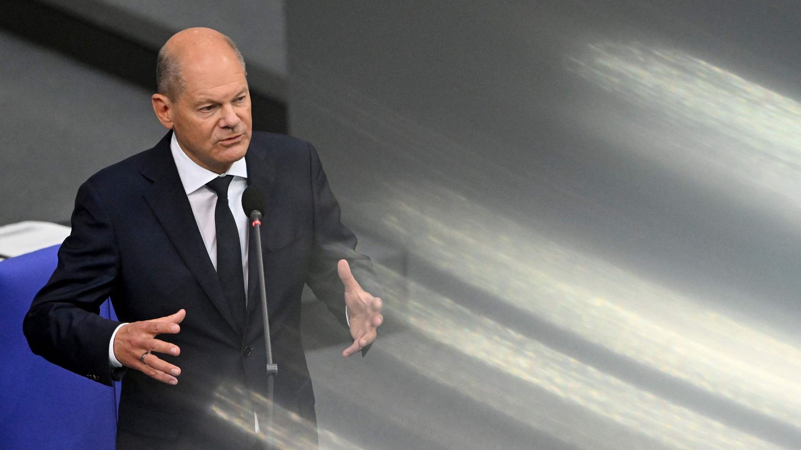 Allein der Kanzler entscheidet, wann er die Vertrauensfrage stellt.Foto: AFP/RALF HIRSCHBERGER