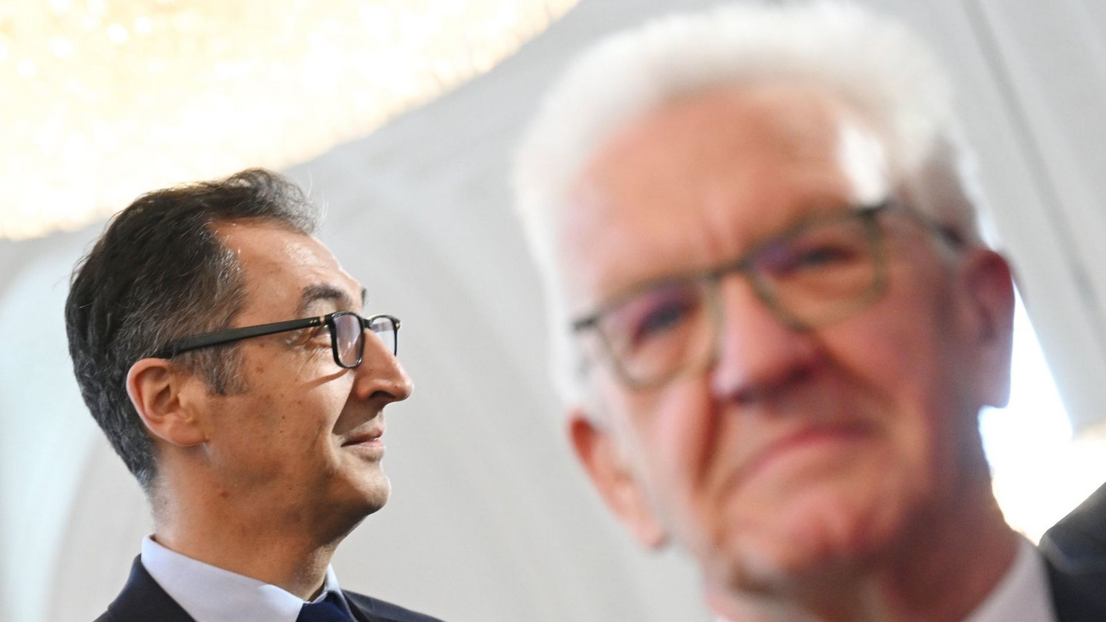 Winfried Kretschmann hält Özdemir für einen geeigneten Nachfolger. Den Grünen-Nachwuchs muss der Bundeslandwirtschaftsminister noch von sich überzeugen.Foto: dpa/Marijan Murat Winfried Kretschmann hält Özdemir für einen geeigneten Nachfolger. Den Grünen-Nachwuchs muss der Bundeslandwirtschaftsminister noch von sich überzeugen.Foto: dpa/Marijan Murat