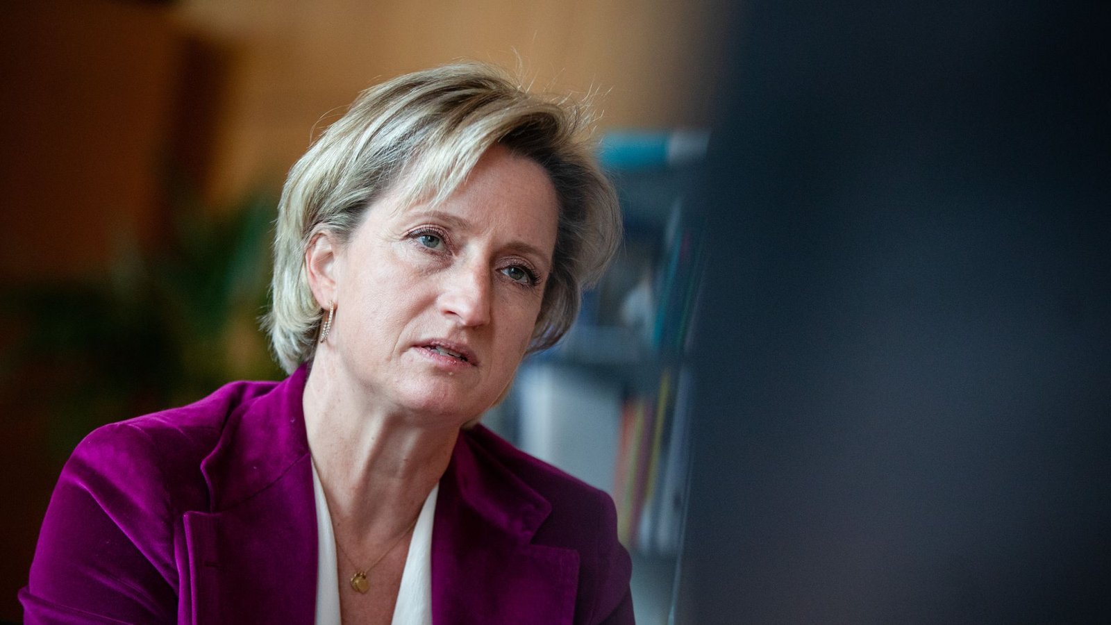 Bei einem Empfang mit 100 Gästen wartete Wirtschaftsministerin Nicole Hoffmeister-Kraut (CDU) vergeblich auf ihren Counterpart.Foto: Christoph Schmidt/dpa/Christoph Schmidt Bei einem Empfang mit 100 Gästen wartete Wirtschaftsministerin Nicole Hoffmeister-Kraut (CDU) vergeblich auf ihren Counterpart.Foto: Christoph Schmidt/dpa/Christoph Schmidt