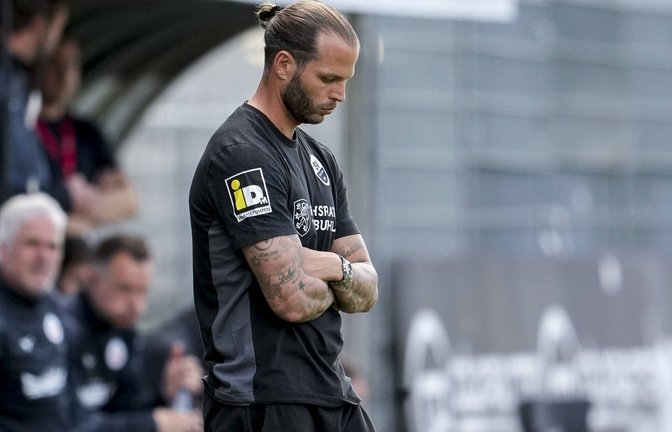 Dennis Diekmeier war zuletzt als Assistenztrainer beim SV Sandhausen tätig – derzeit nimmt er sich wegen seiner Tochter eine Auszeit.<span class='image-autor'>Foto: IMAGO/foto2press</span>