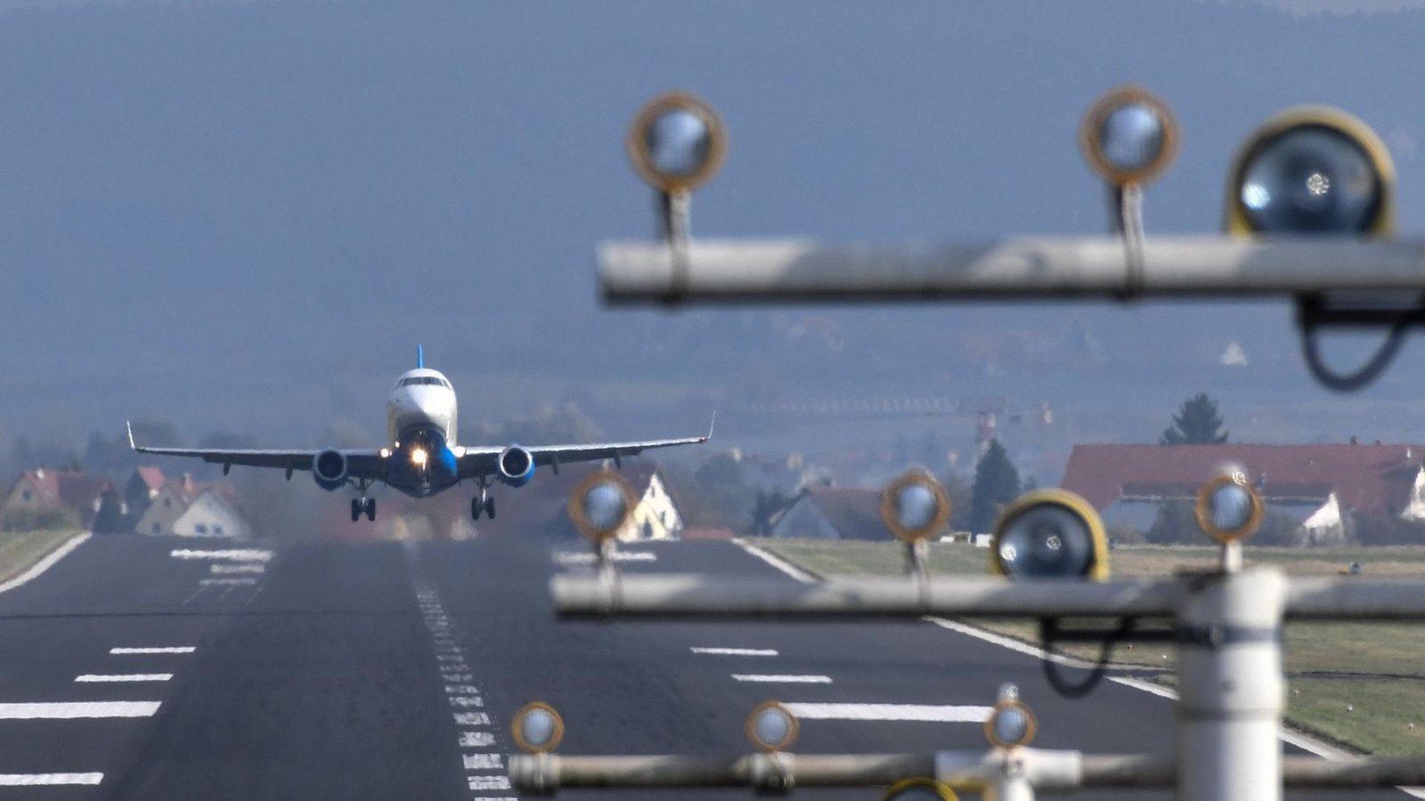 Der Bodensee Airport in Friedrichshafen wünscht sich ein klares Bekenntnis des Landes.Foto: dpa/Felix Kästle