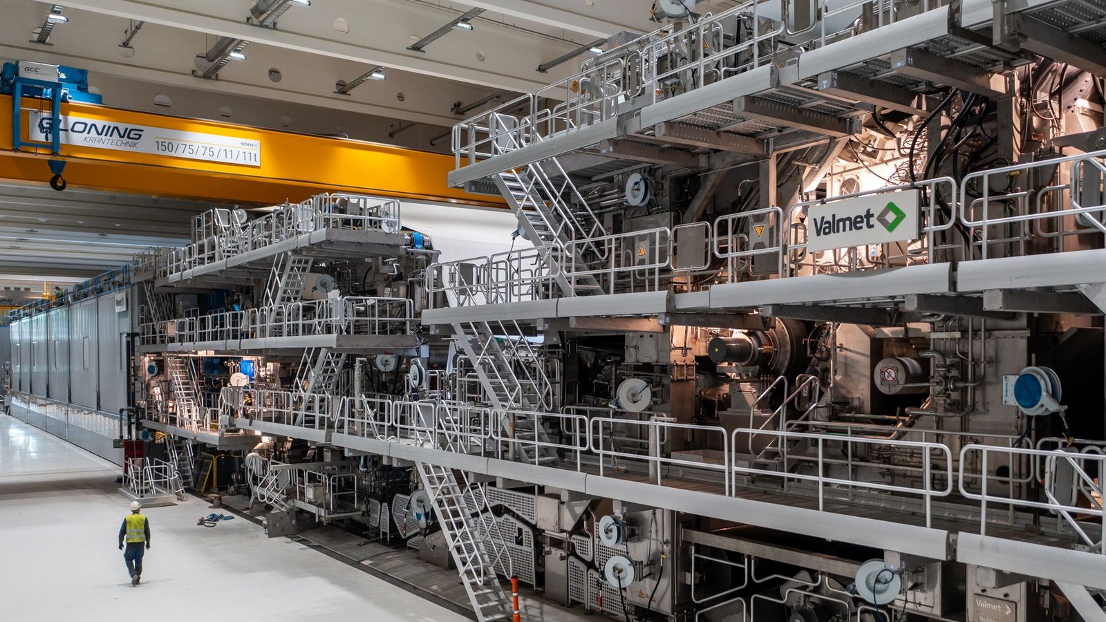 200 Meter lang, 20 Meter hoch, 500 Millionen Euro wert: Die neue Papiermaschine  bei Palm in Aalen hat gigantische Ausmaße.Foto: Palm