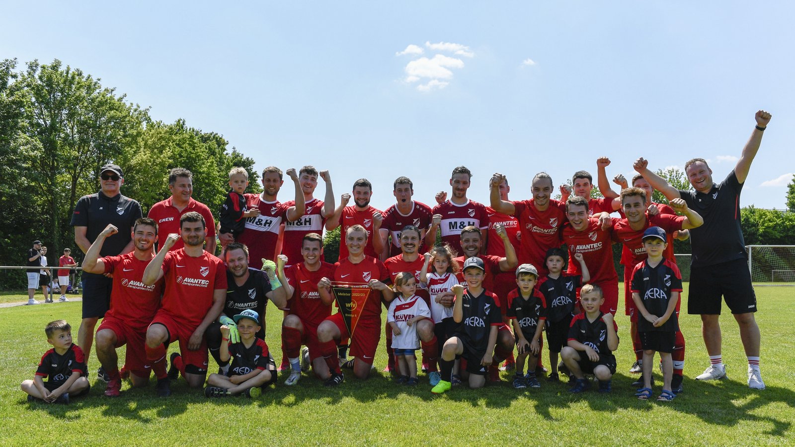 Teamgeist, Kameradschaft und ein hohes Maß an Disziplin tragen den SV Horrheim zum Titelgewinn in der Kreisliga B 6. Foto: Leitner Teamgeist, Kameradschaft und ein hohes Maß an Disziplin tragen den SV Horrheim zum Titelgewinn in der Kreisliga B 6. Foto: Leitner