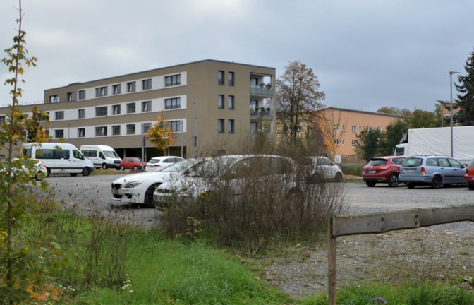 Illinger Gemeinderäte von CDU, UBL und SPD wollen die Bebauung des Geländes „Hinter dem Fitnessstudio“ mit betreuten Wohneinheiten vorantreiben und haben deshalb einen gemeinsamen Antrag eingebracht. <span class='image-autor'>Foto: Stahlfeld</span>