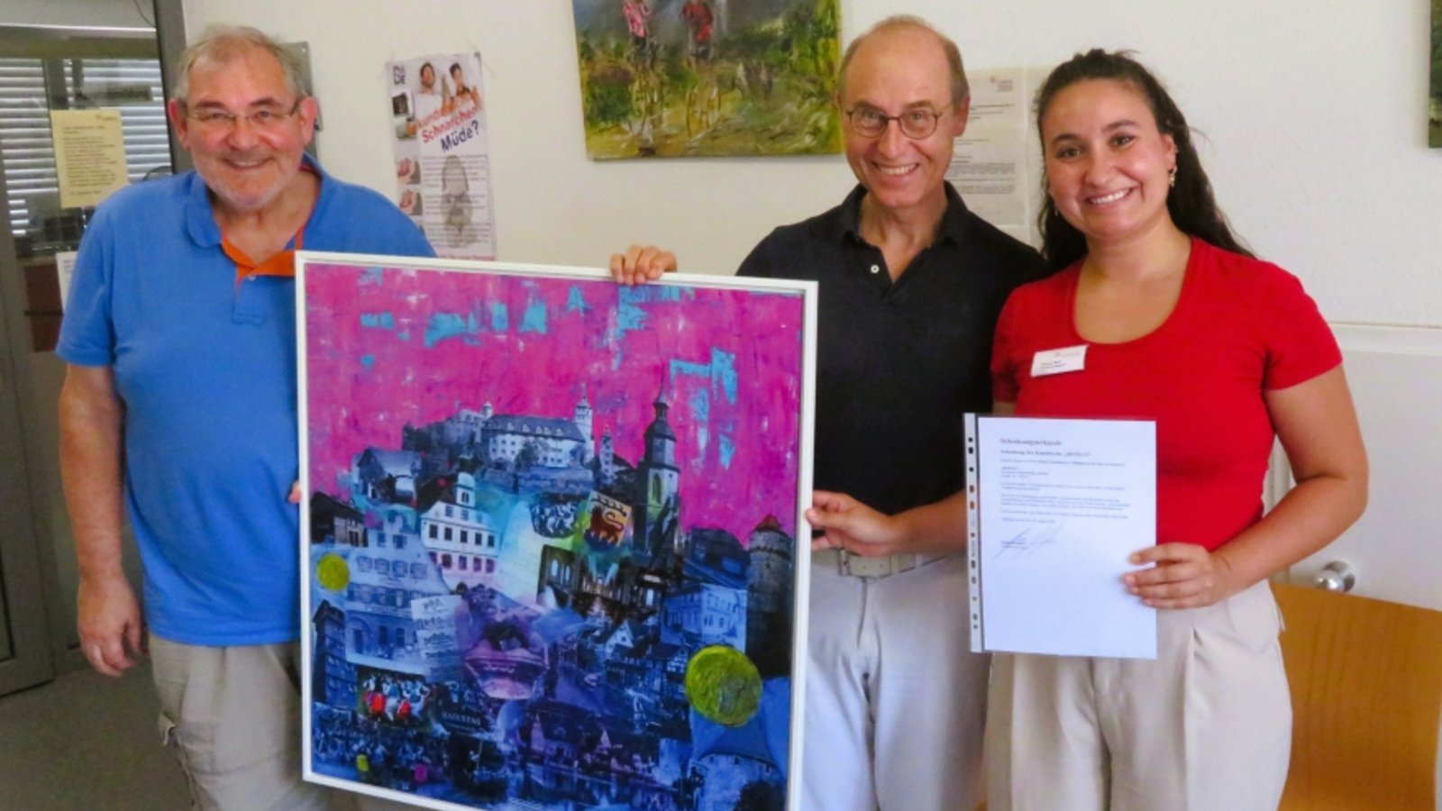 Frank Hertfelder übergibt Bild an Dr. Ekkehard Spohr und Yonca Sert Vaisana Kunst