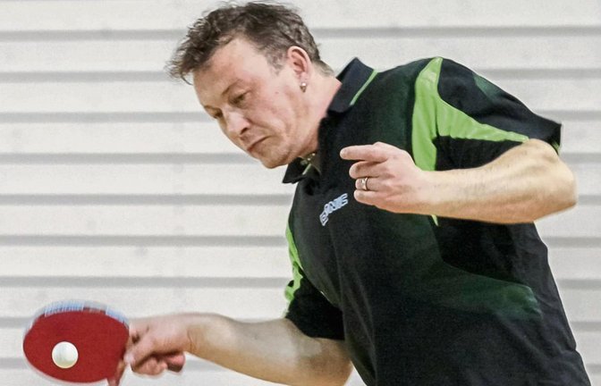 Matthias Hirsch hat mit dem TSV Hochdorf gegen den Tabellennachbarn TTC Oberderdingen II einen ganz wichtigen Sieg eingefahren. Foto: Simecek