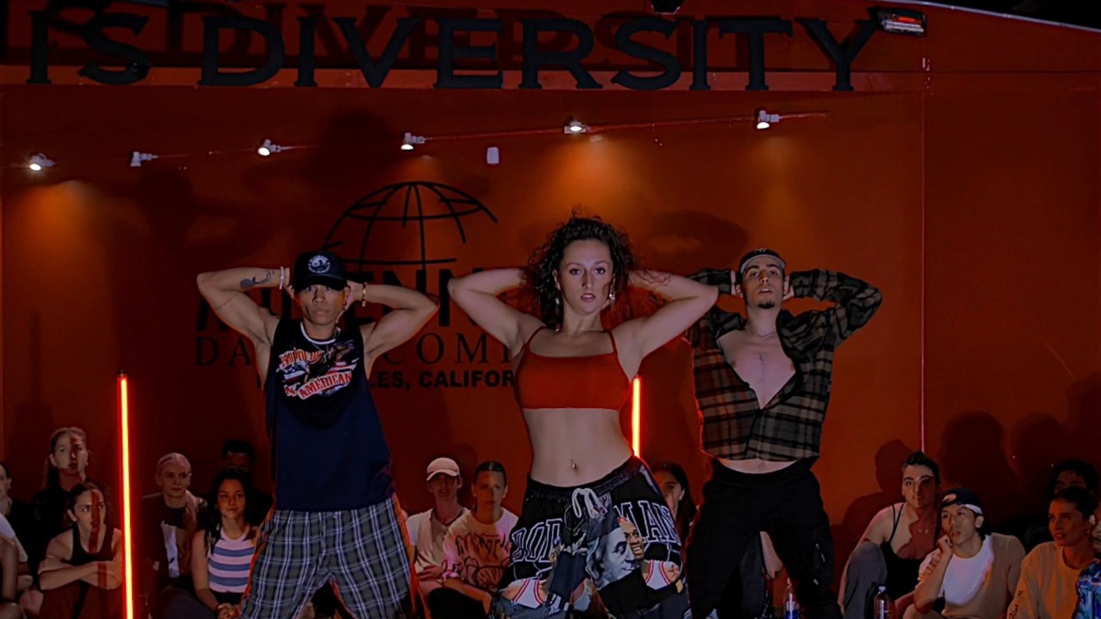 Amelie Kienzle auf Momentaufnahmen aus Videos des Millennium Dance Complex Los Angeles