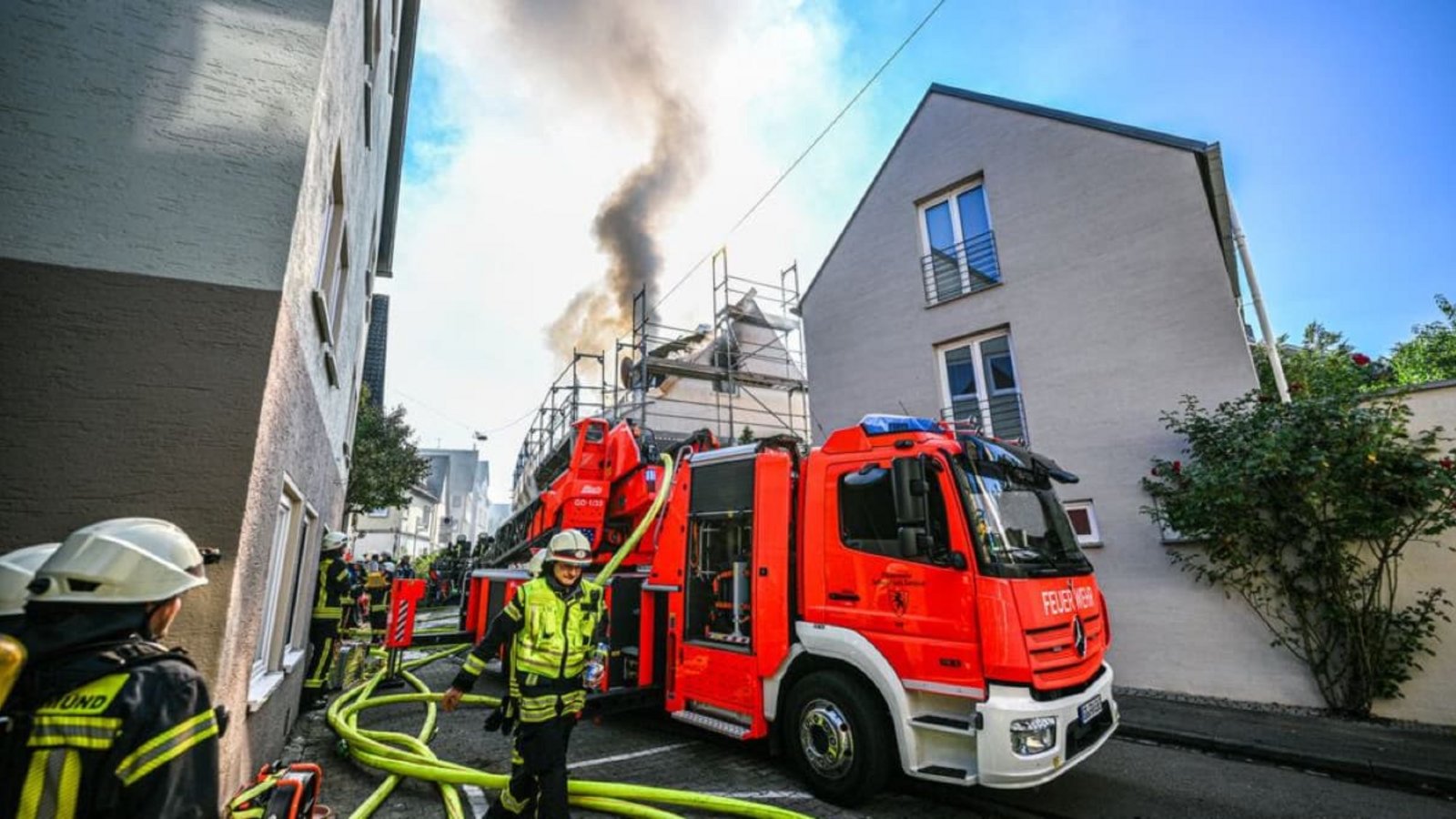 Starke Rauchentwicklung über der Schwäbisch Gmünder Altstadt.onw-images Starke Rauchentwicklung über der Schwäbisch Gmünder Altstadt.onw-images