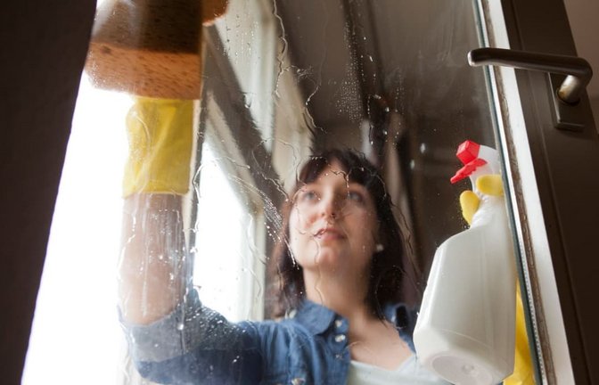 So putzt man die Fenster richtig.<span class='image-autor'>Silvia Marks/dpa-mag/dpa</span>