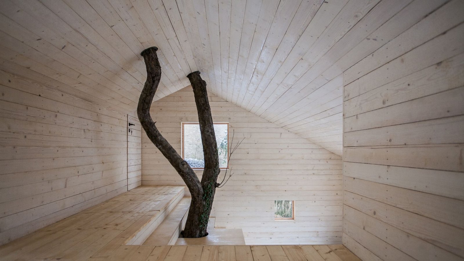 Anerkennung: Clemens Hoyer, Sophie Kotter für ihr „Kleinhaus“, Eichstätt in Bayern mit  Holz – und Baum.Foto: Milan Loebner