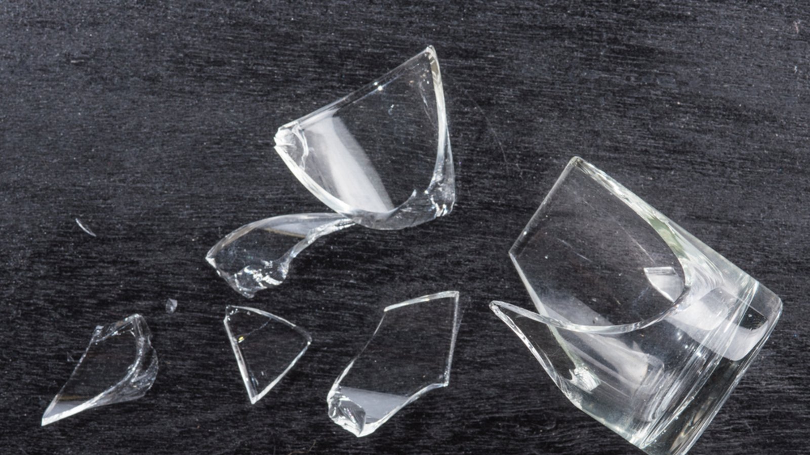 Die Gläser gehören nicht in den Altglas-Container.Foto: showcake / shutterstock.com Die Gläser gehören nicht in den Altglas-Container.Foto: showcake / shutterstock.com