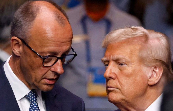Bundeskanzler Merz hat die EU-Kommission erneut aufgefordert, die Verhandlungen mit US-Präsident Trump im Zollstreit rasch abzuschließen (Archivbild).<span class='image-autor'>Foto: AFP/LUDOVIC MARIN</span>