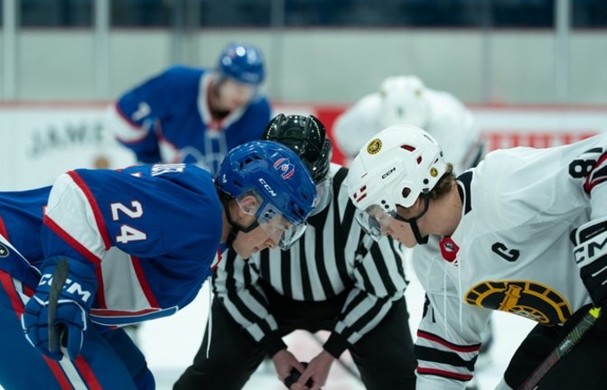 Hudson Williams (l.) und Connor Storrie (r.) sind in "Heated Rivalry" auf HBO Max zu sehen.<span class='image-autor'>Foto: Sabrina Lantos/HBO Max</span>