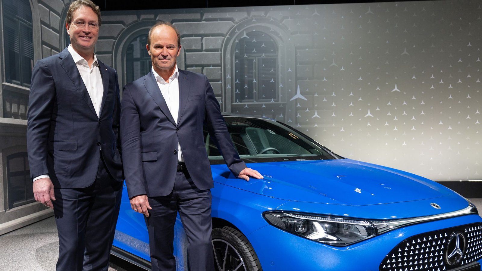 Mercedes-Chef Ola Källenius und der Vorsitzende des Aufsichtsrats, Martin Brudermüller, müssen sich heute bei der Hauptversammlung den Fragen der Aktionäre stellen.Foto: Mercedes-Benz AG