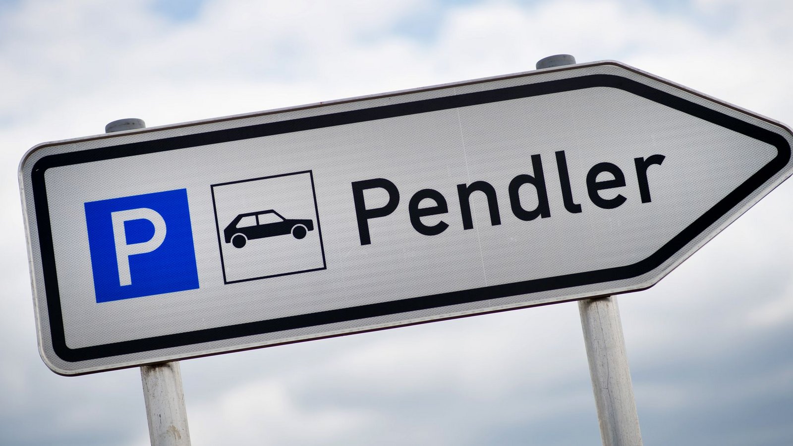 Die Bundesregierung will Pendler entlastenFoto: David-Wolfgang Ebener/dpa